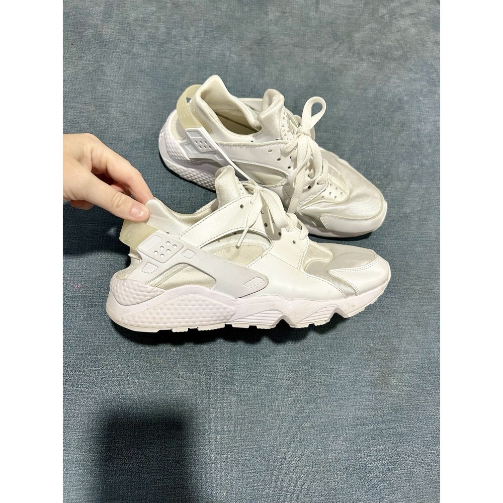 Nike Air Huarache triple white women's sneakers Size 10